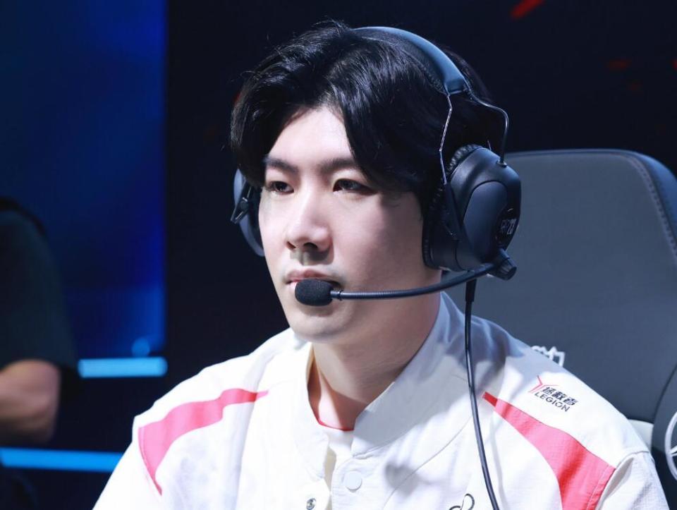 平透明的 平透明的